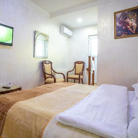 Hotel Mkudro Kʼutʼaisi Exterior foto