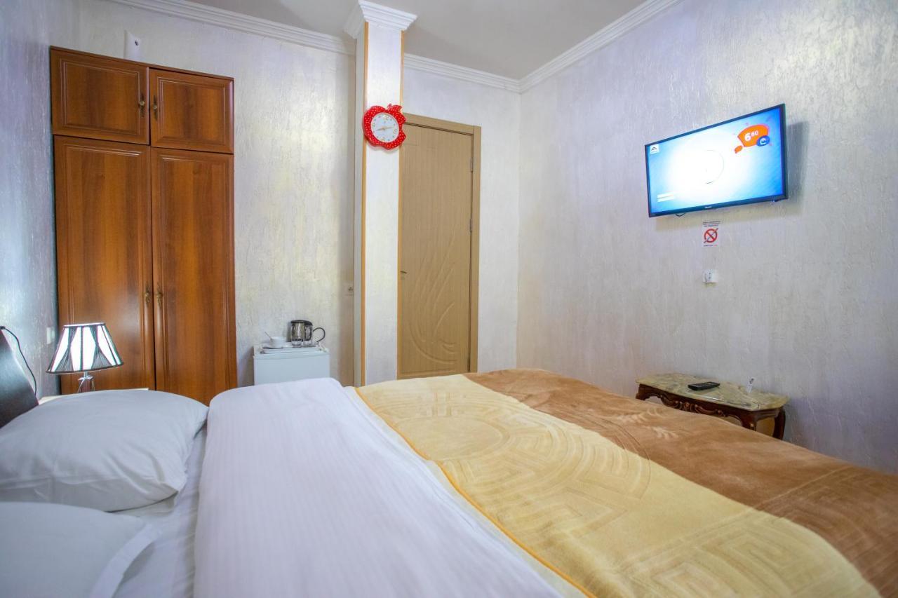 Hotel Mkudro Kʼutʼaisi Exterior foto